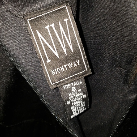 Long Elegant Dress - Picture 4 of 5